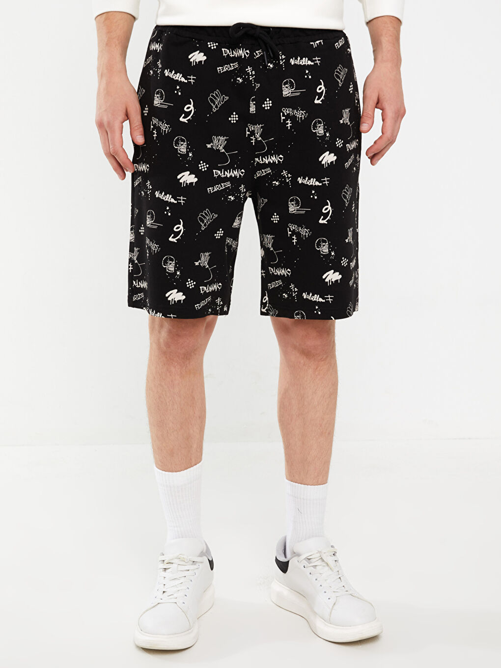 Slim Fit Binding Detail Men's Shorts-2