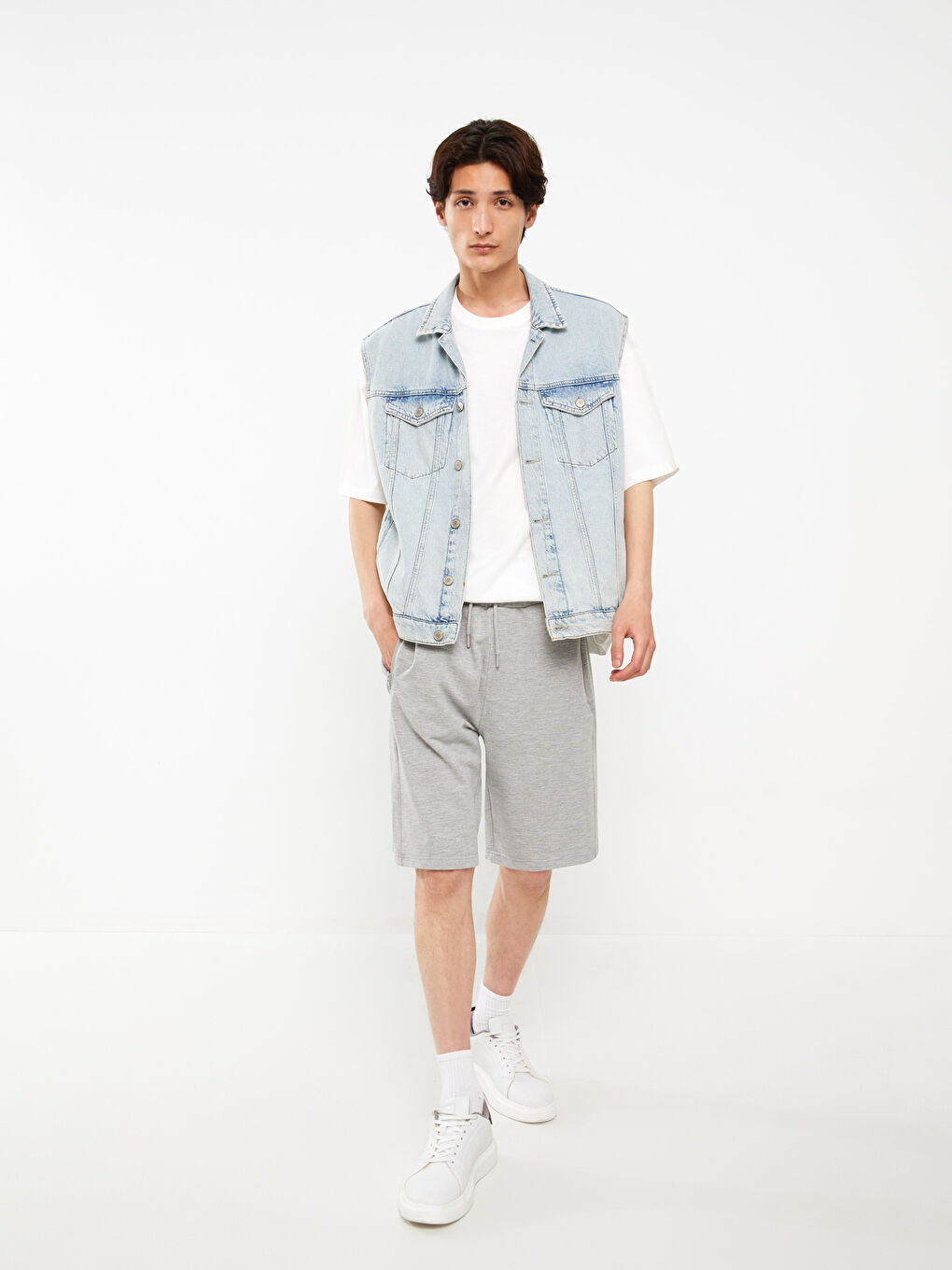 Gri Slim Fit Beli Bağlama Detaylı Erkek Şort