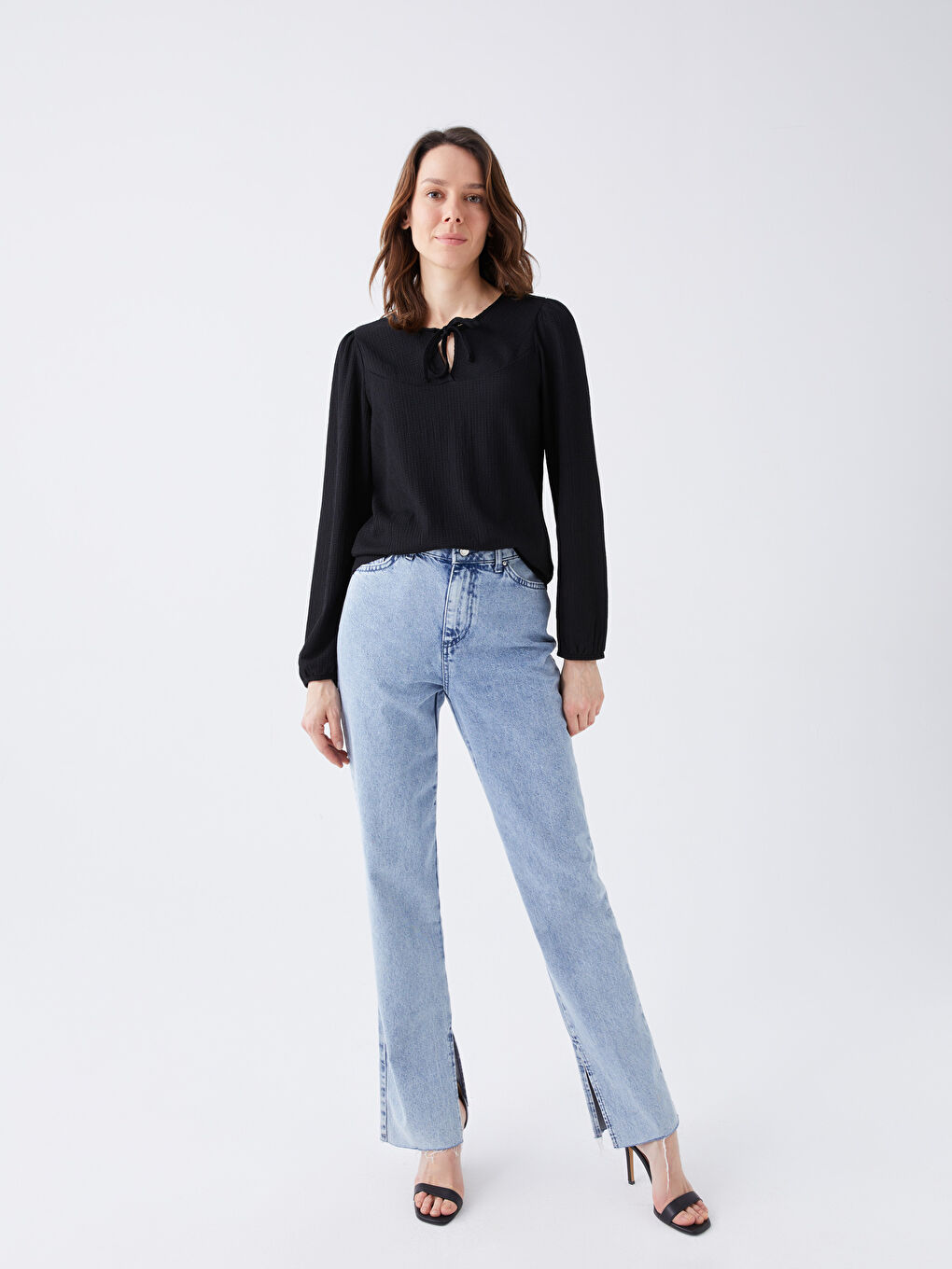 Siyah Bağlamalı Yaka Düz Uzun Kollu Kadın Bluz-2