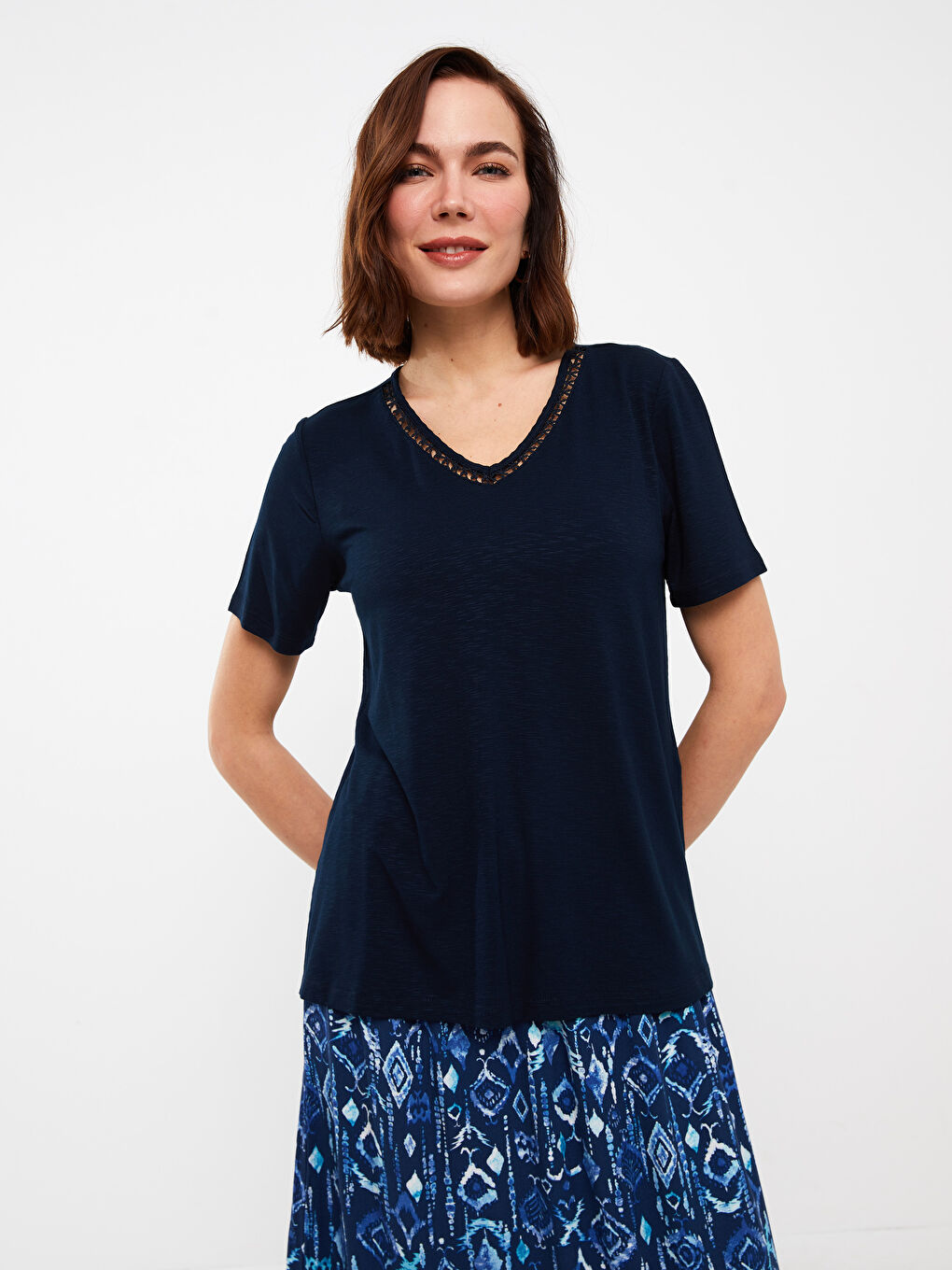 Lacivert V Yaka Düz Kısa Kollu Kadın Tişört