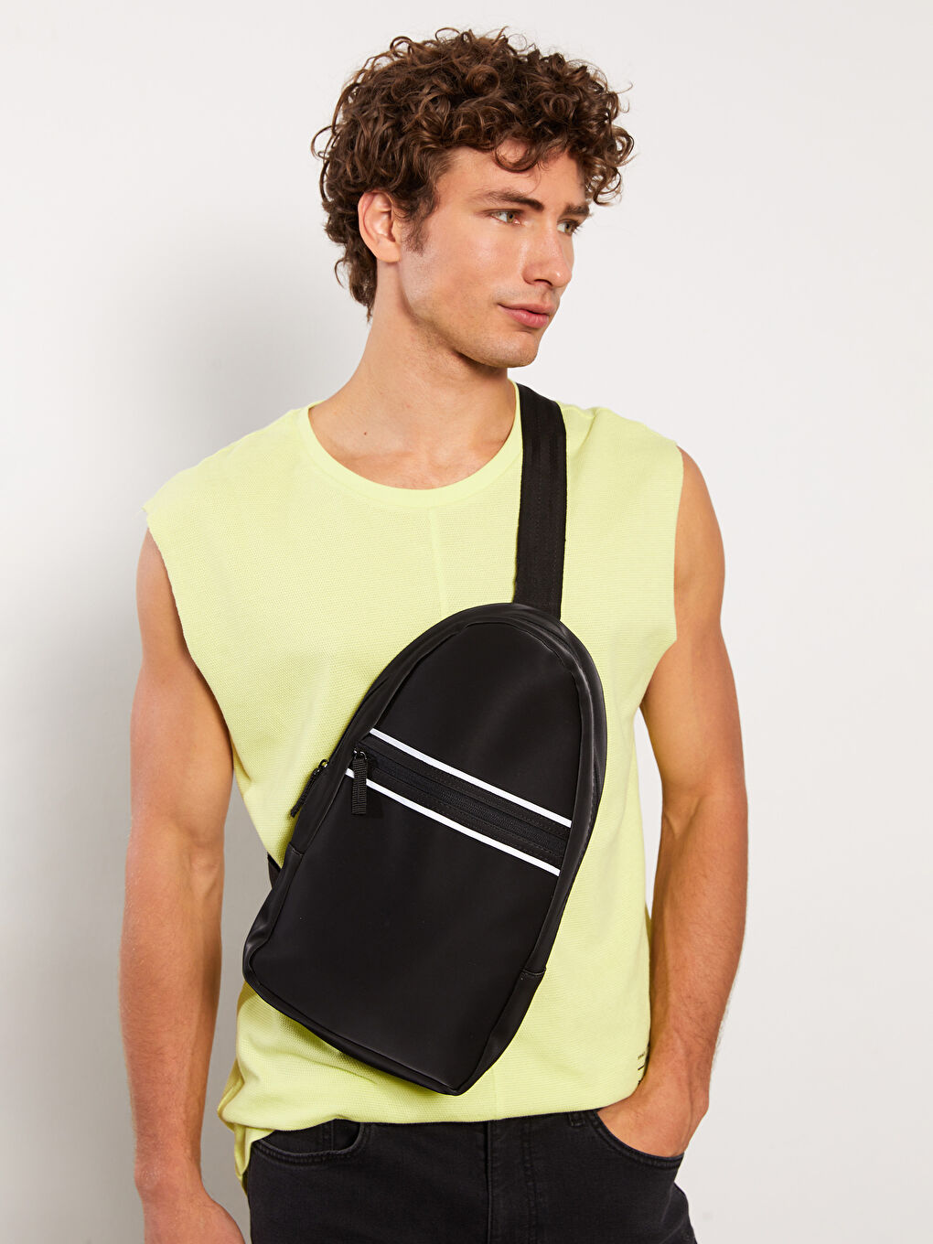 Siyah Çok Bölmeli Erkek Göğüs Çantası-2