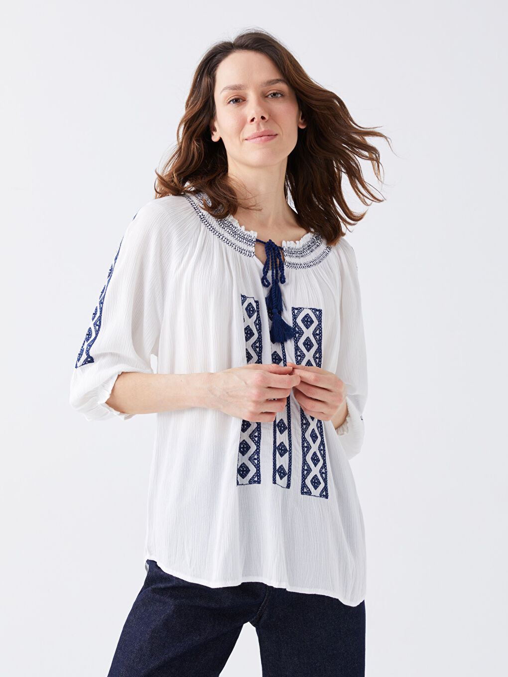 LCWAIKIKI Classic Schleifenkragen Bestickt Oversize Bluse für Damen -S3H149Z8-RVK