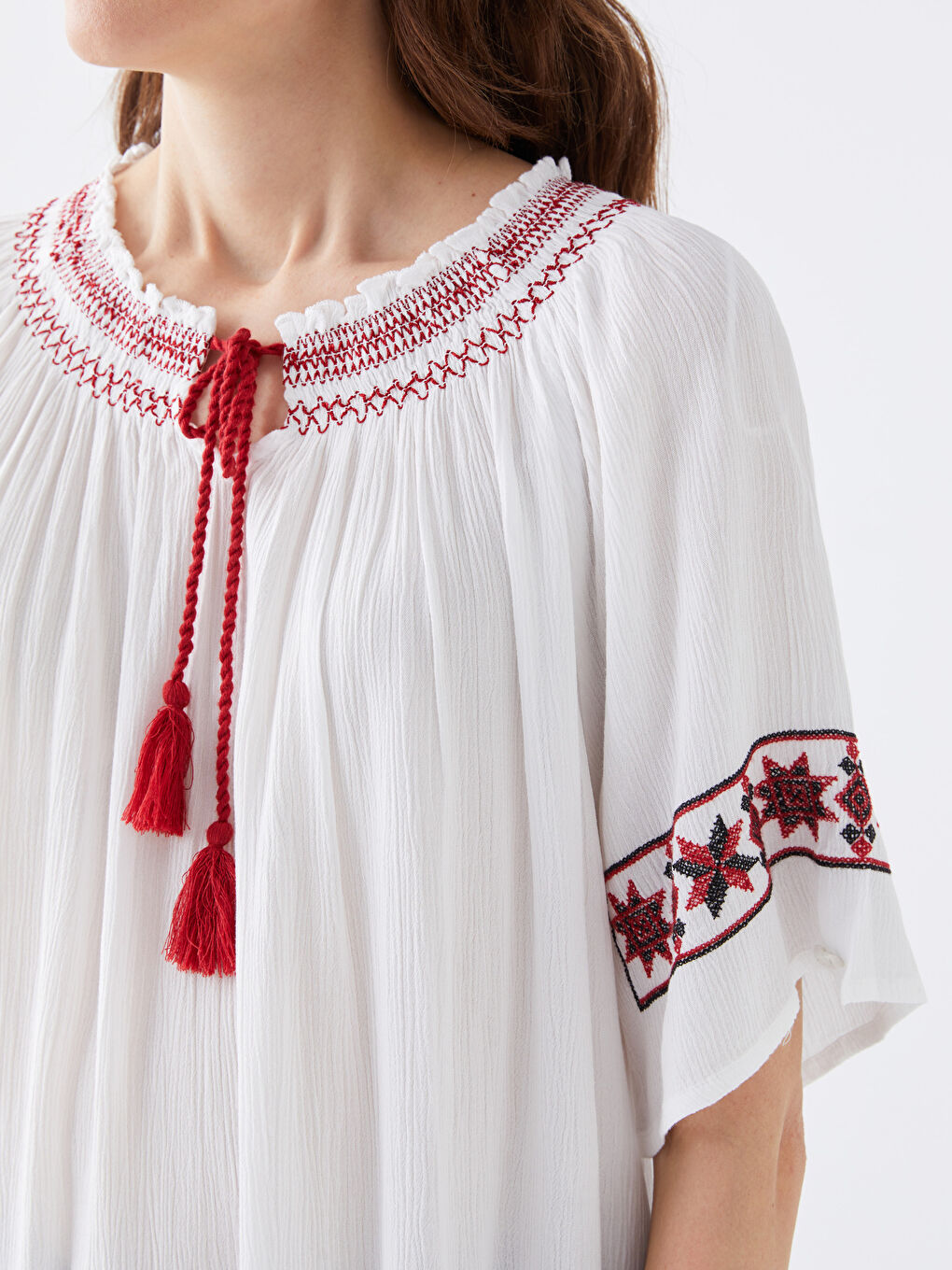 LCWAIKIKI Classic Button Down Collar Embroidered Short Sleeve Oversize Women's Blouse -S3H150Z8-RVK