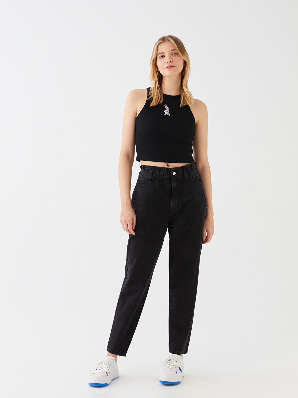 Siyah Bisiklet Yaka Bugs Bunny Baskılı Crop Kadın Atlet-2