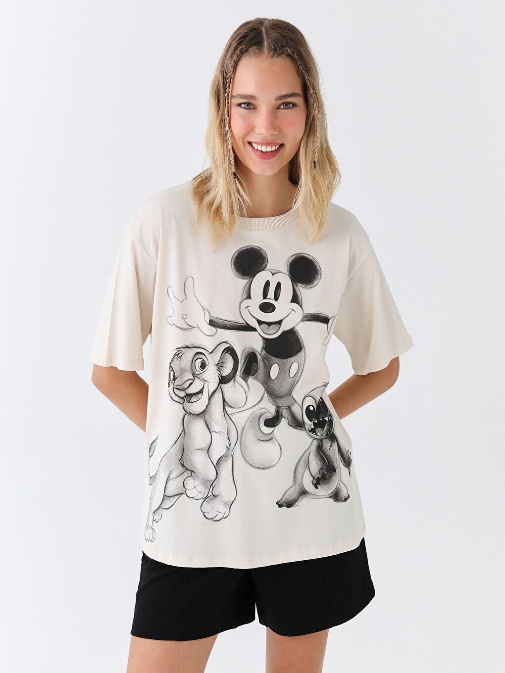 Crew Neck Mickey Mouse Printed Short Sleeve Oversize Women's T-Shirt-1