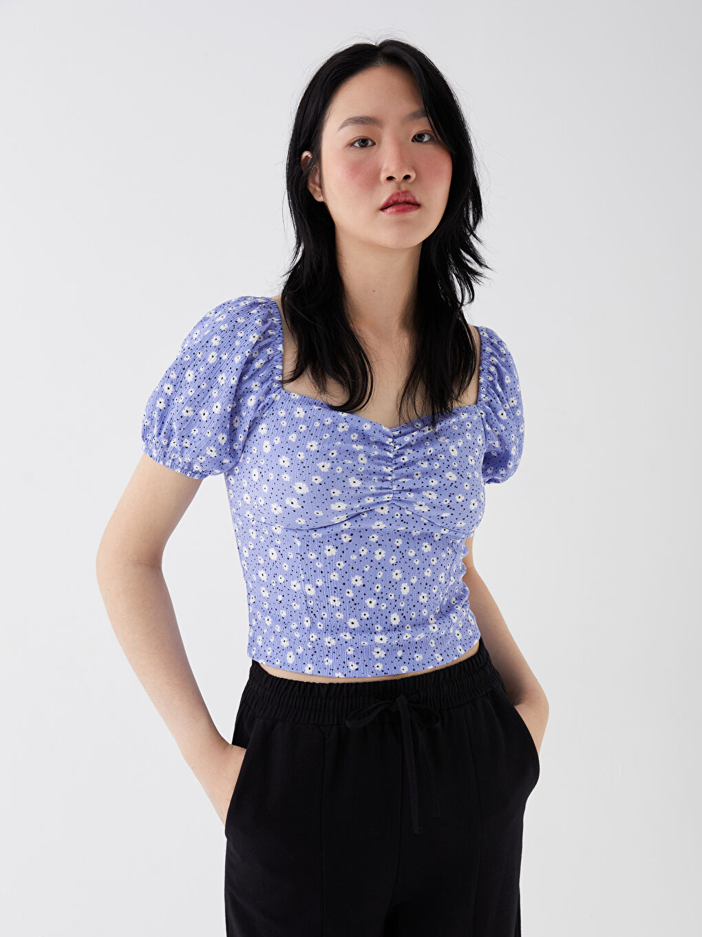 Lila Kalp Yaka Çiçekli Kısa Kollu Kadın Bluz