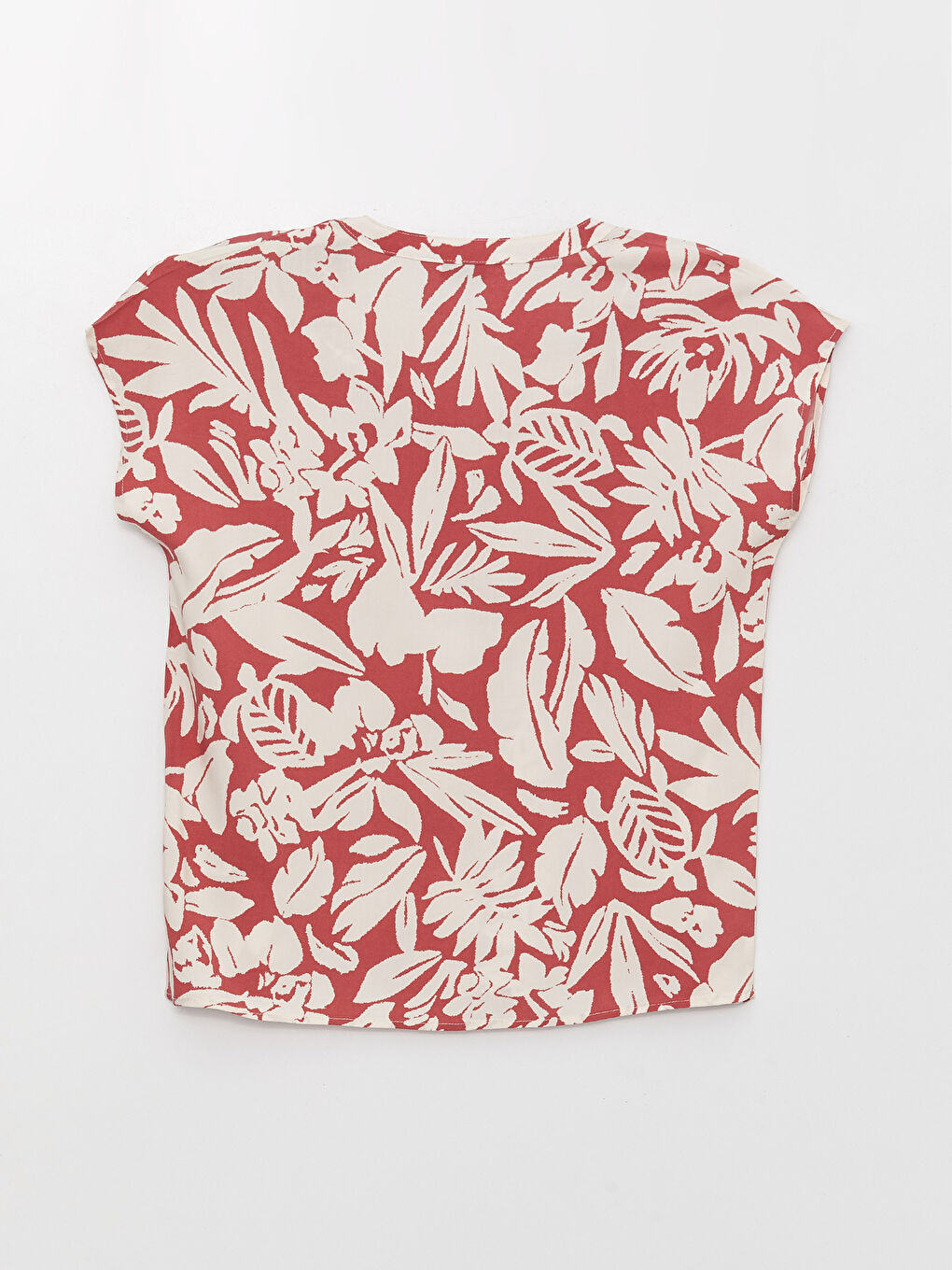 بلوزة نسائية بياقة مربوطة وكم قصير بنقشة مطبوعة-6