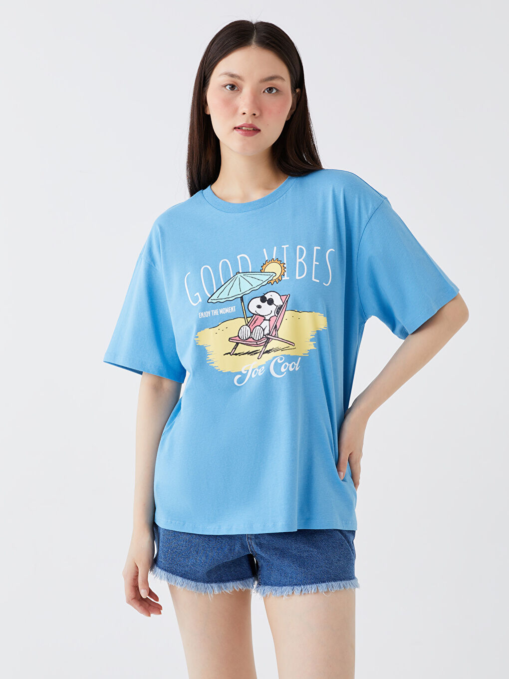 Crew Neck Snoopy Printed Short Sleeve Oversize Women's T-Shirt-1
