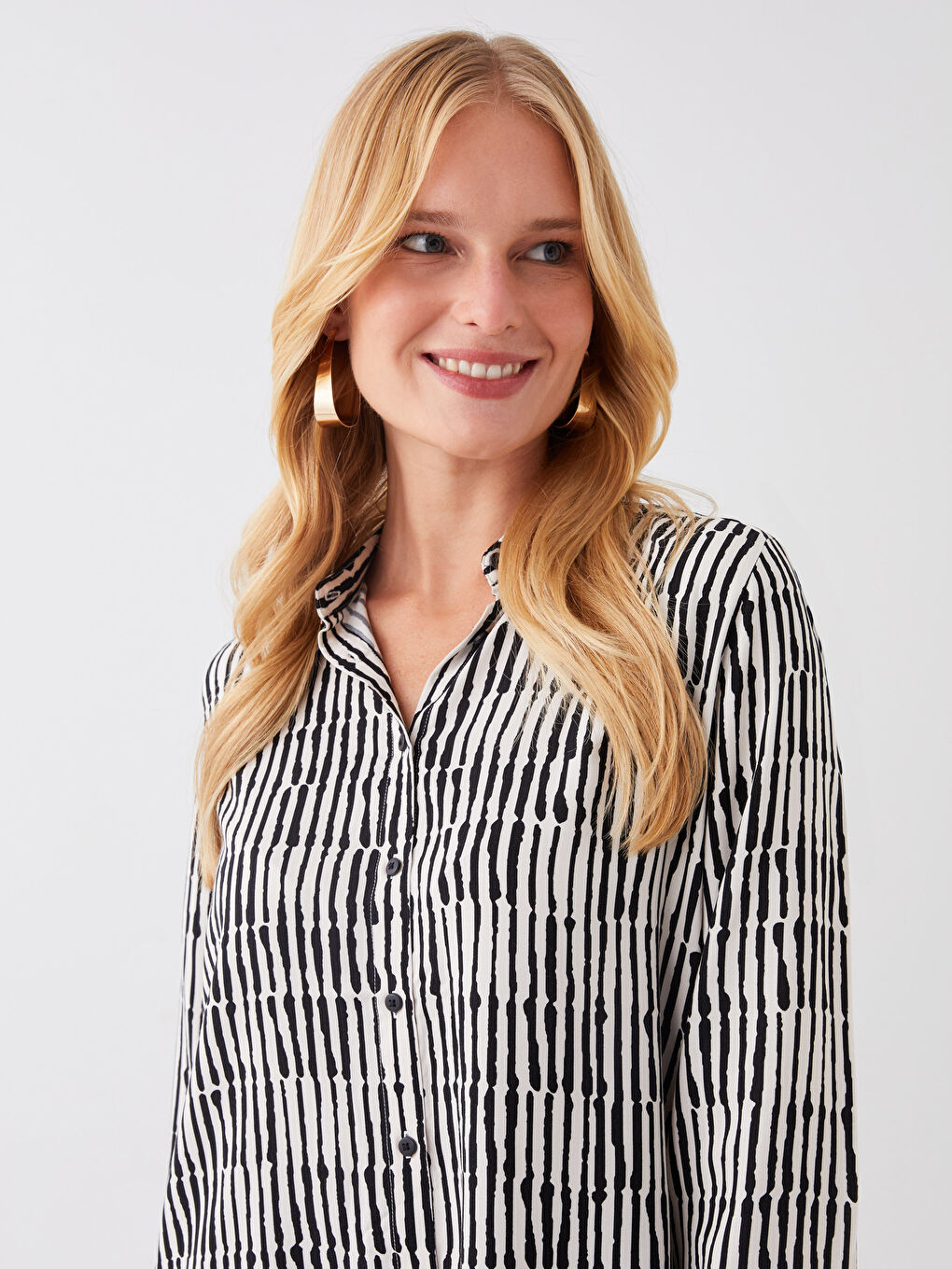 قميص نسائي طويل الأكمام ومطبوع-3