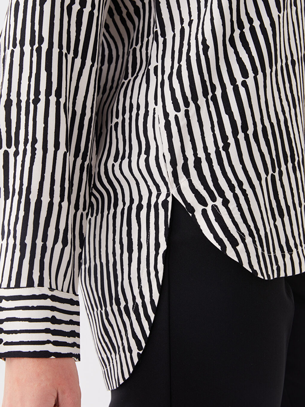 قميص نسائي طويل الأكمام ومطبوع-4