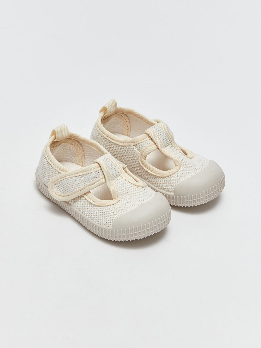 LCW STEPS Cırt Cırtlı Kanvas Kız Bebek Ayakkabı