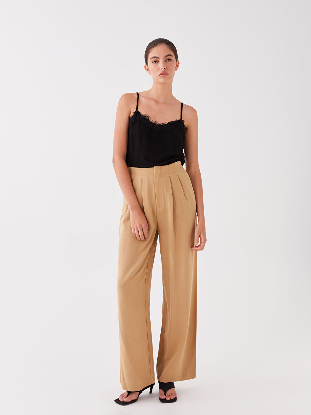 Bej Rahat Kalıp Düz Keten Karışımlı Kadın Pantolon