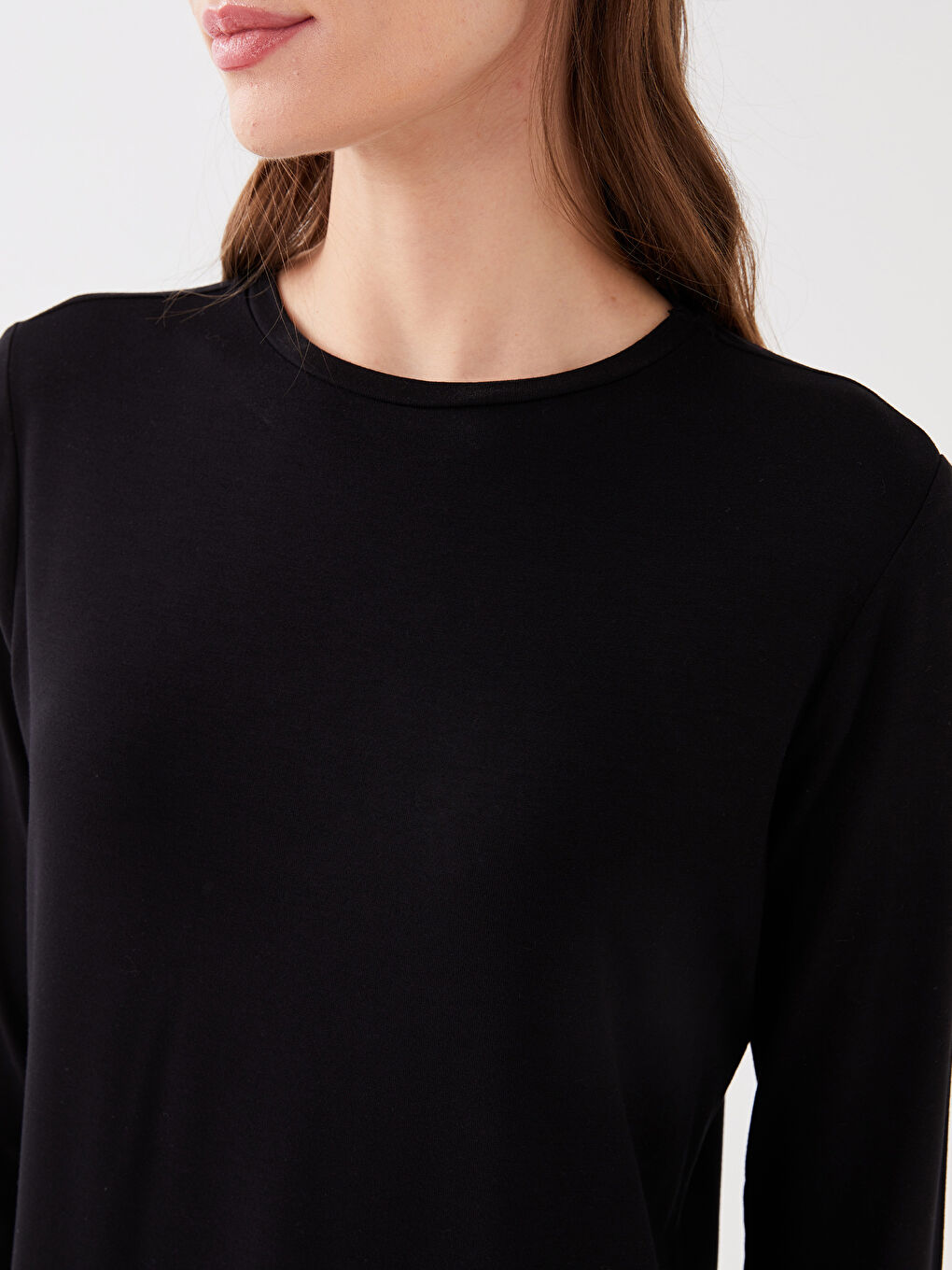 Siyah Bisiklet Yaka Düz Uzun Kollu Kadın Tişört-2