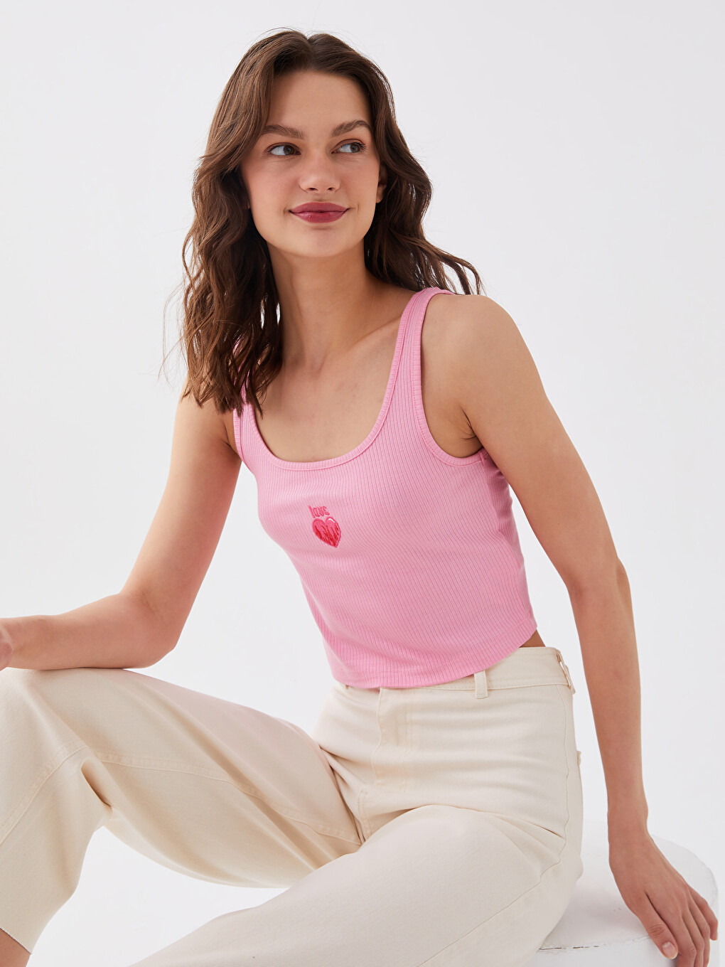 Pembe U Yaka Nakışlı Askılı Kadın Crop