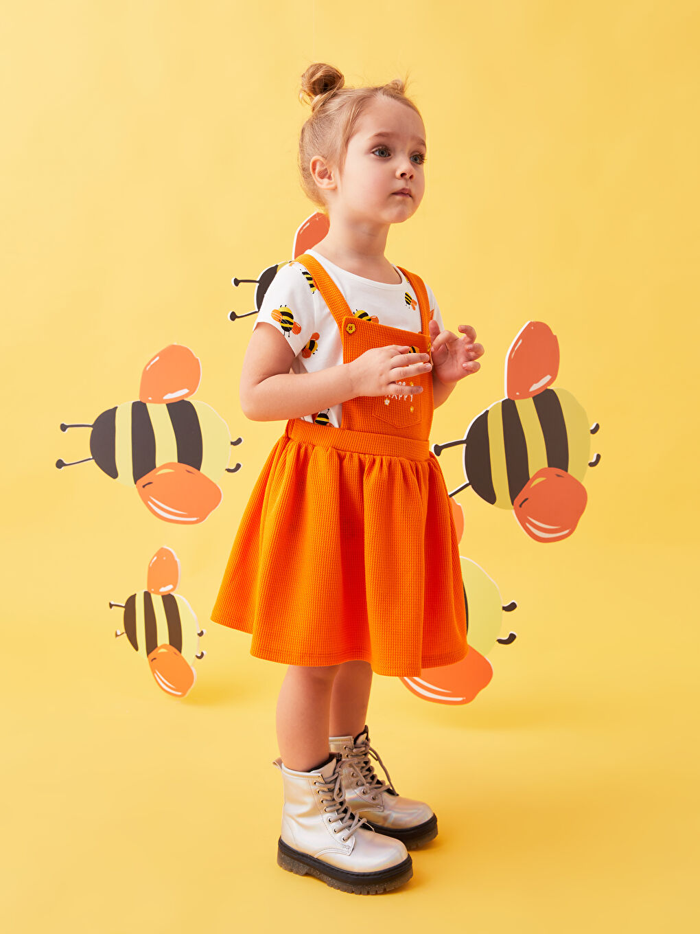 Ekru Baskılı Kız Bebek Tişört ve Salopet 2'li Takım