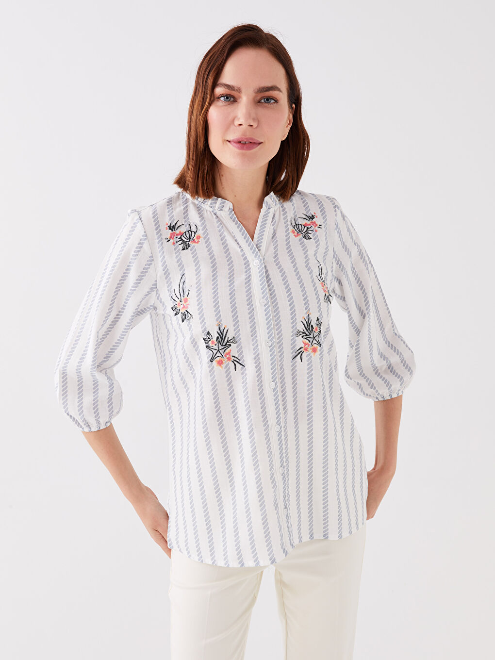 Mavi Kaçık Yaka Nakışlı Poplin Kadın Gömlek