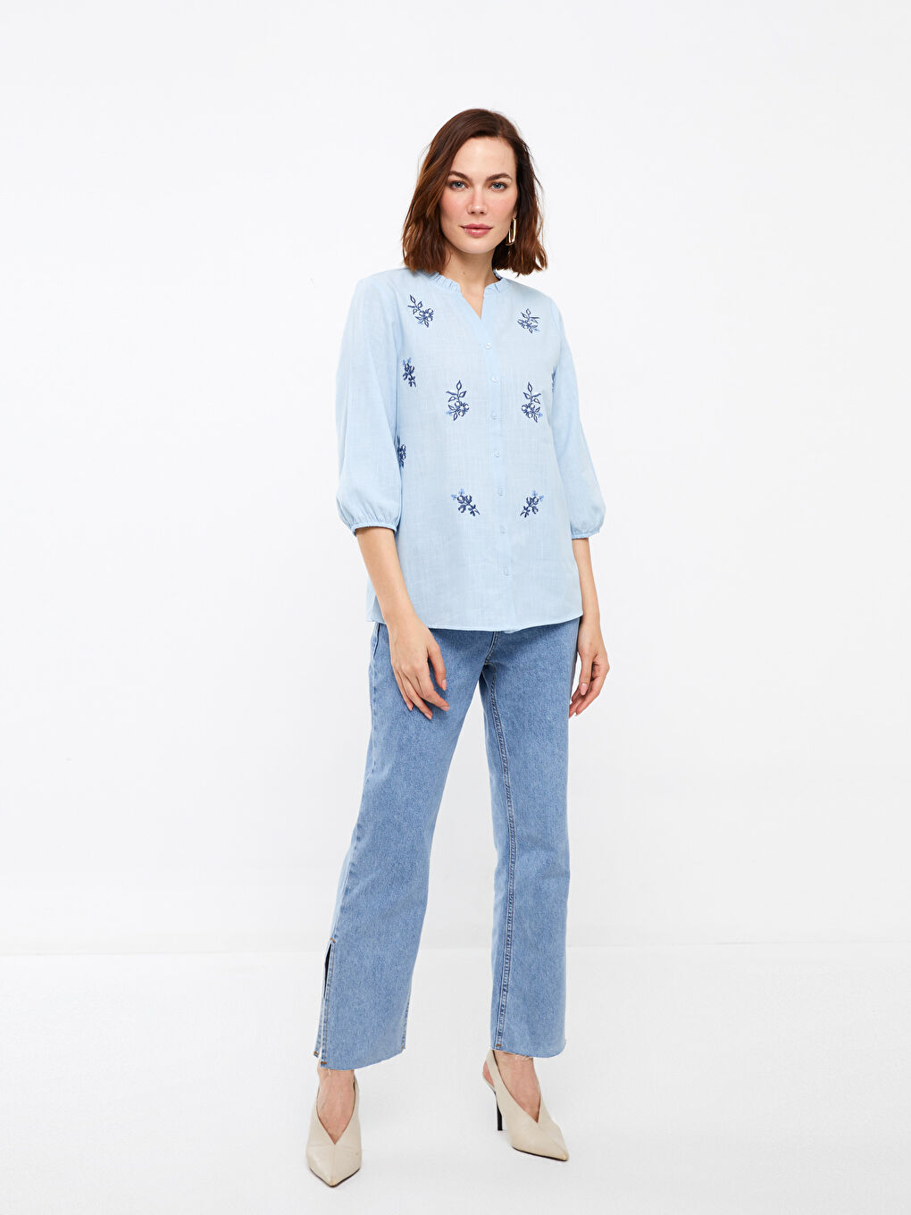 Mavi Kaçık Yaka Nakışlı Poplin Kadın Bluz-1