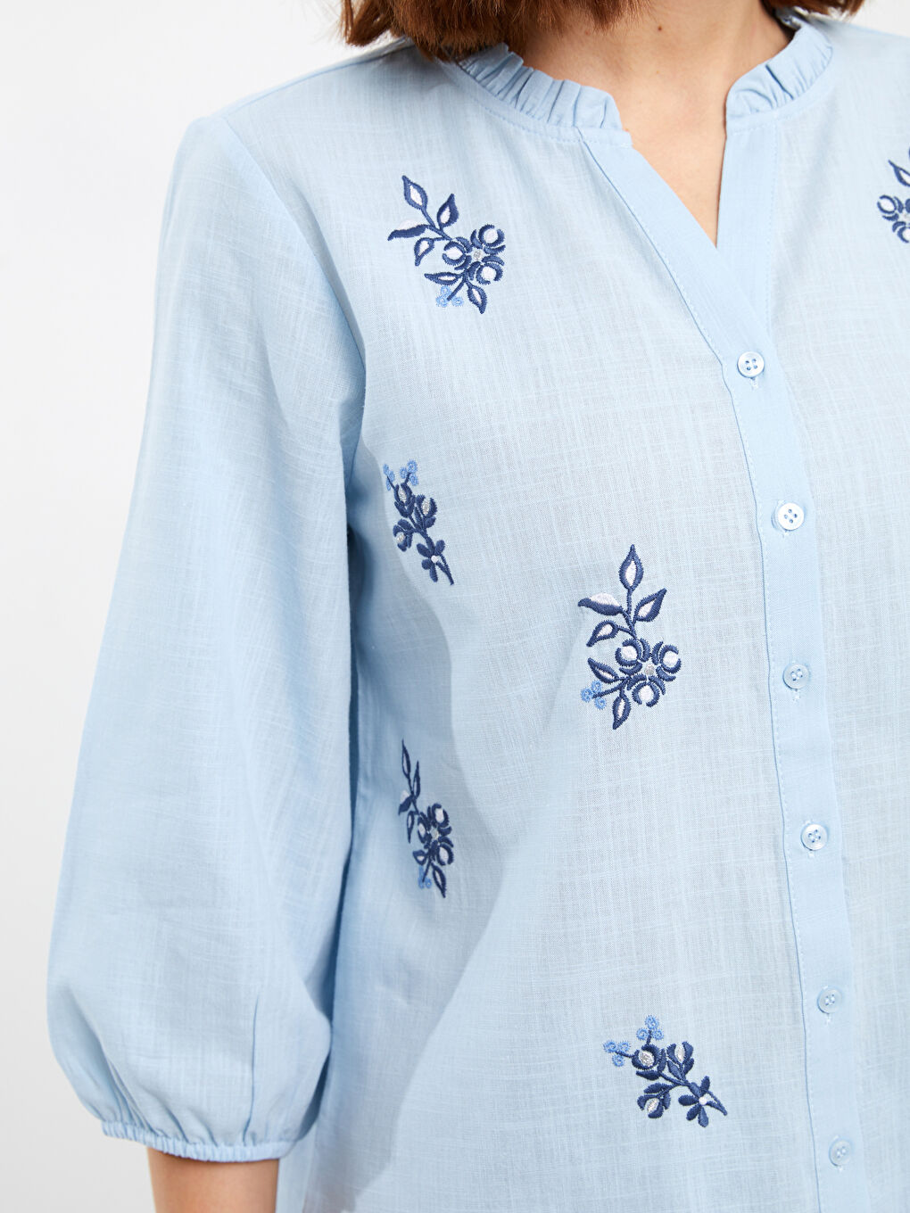 Mavi Kaçık Yaka Nakışlı Poplin Kadın Bluz-3