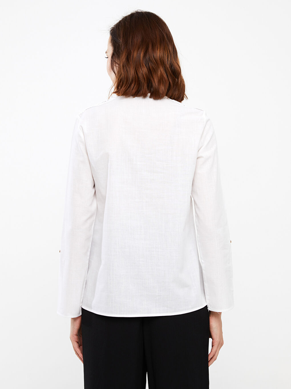 Ekru Kaçık Yaka Dantel Detaylı Uzun Kollu Poplin Kadın Bluz-4