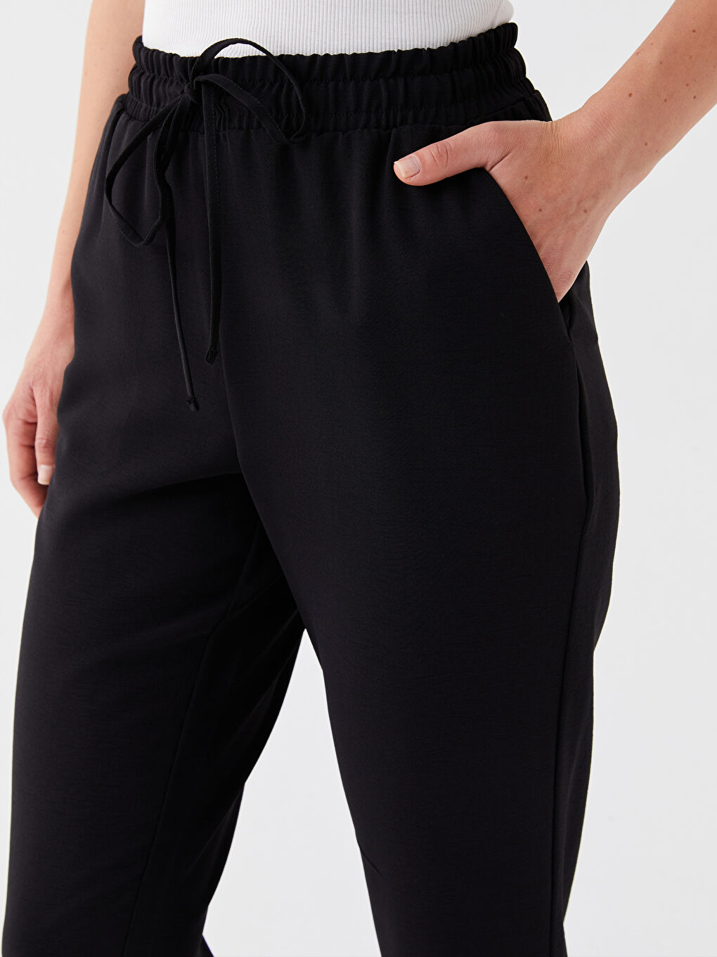 Siyah Beli Lastikli Rahat Kalıp Kadın Pantolon-2