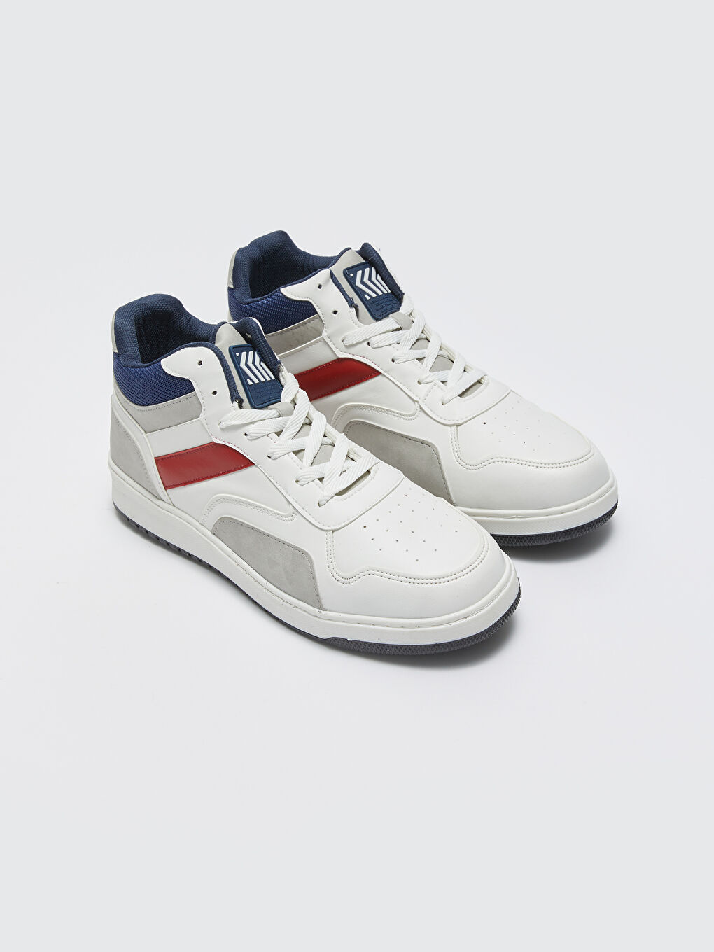 Beyaz Deri Görünümlü Bilek Boy Erkek Spor Ayakkabı