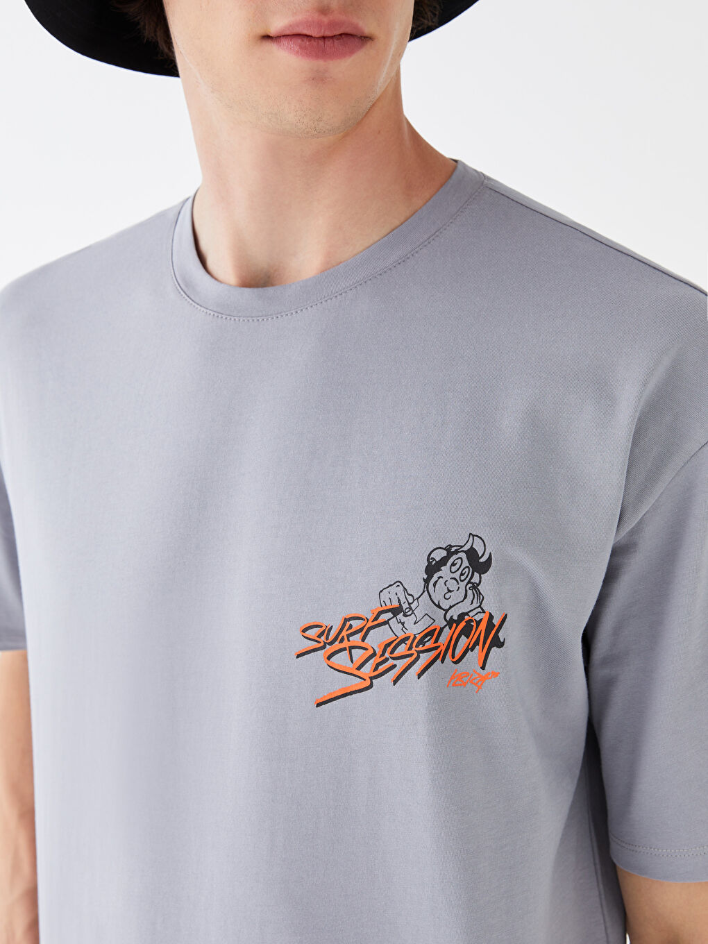 Gri Bisiklet Yaka Kısa Kollu Baskılı Penye Erkek Tişört-15