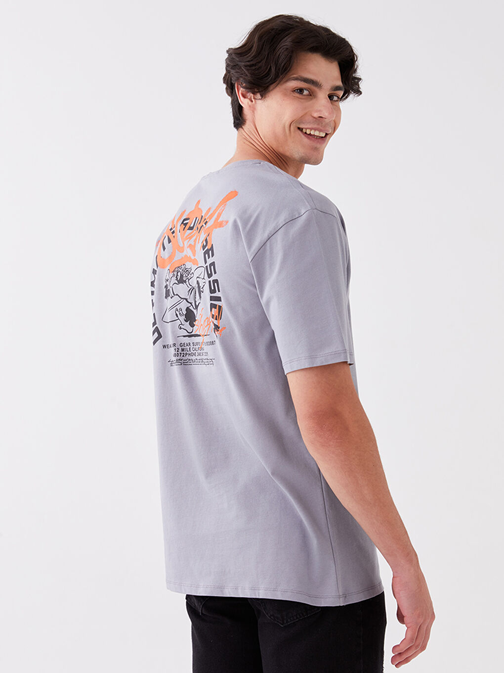 Gri Bisiklet Yaka Kısa Kollu Baskılı Penye Erkek Tişört