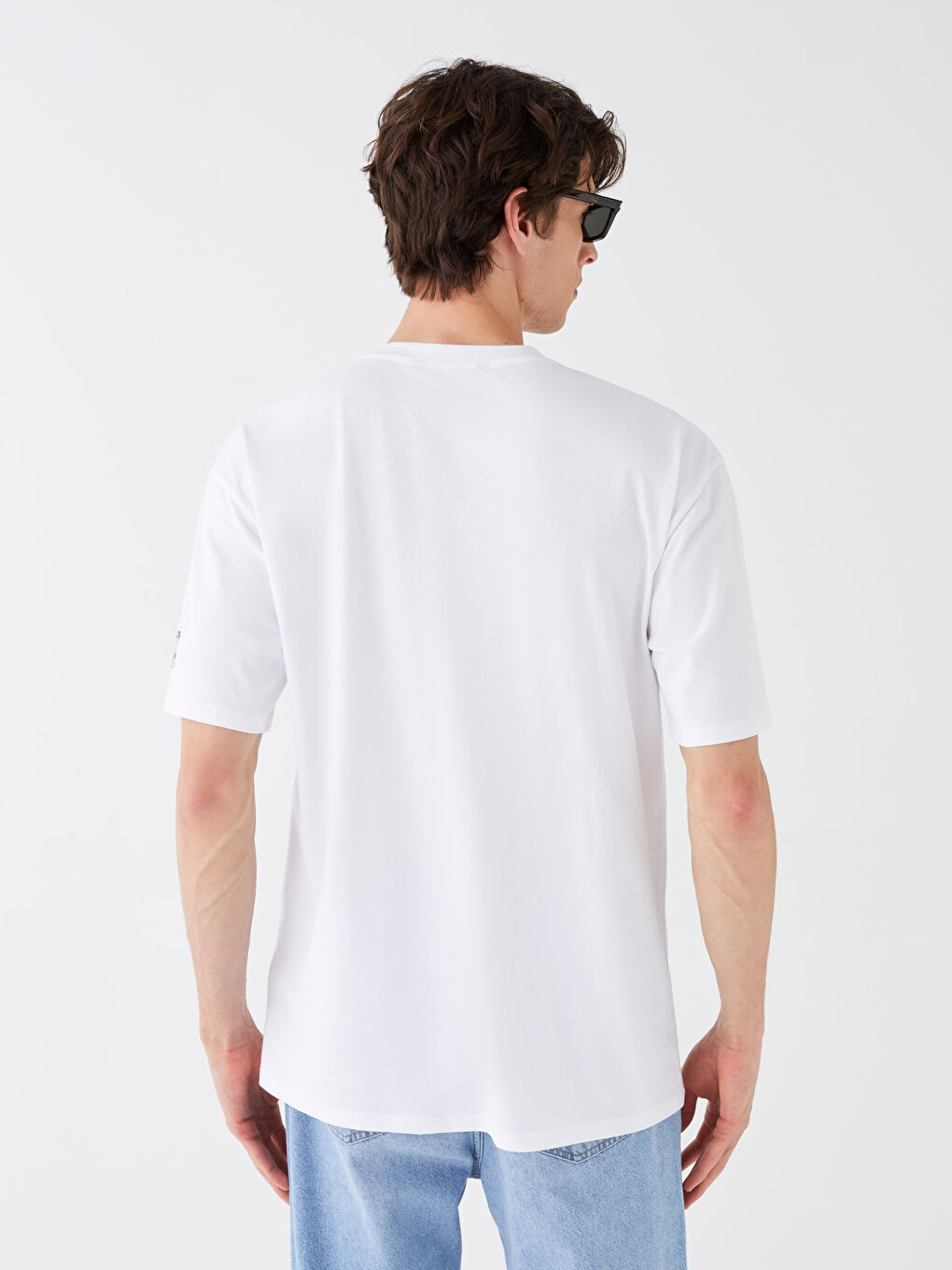 Beyaz Bisiklet Yaka Kısa Kollu Nostaljik Maymun Baskılı Penye Unisex Tişört-14