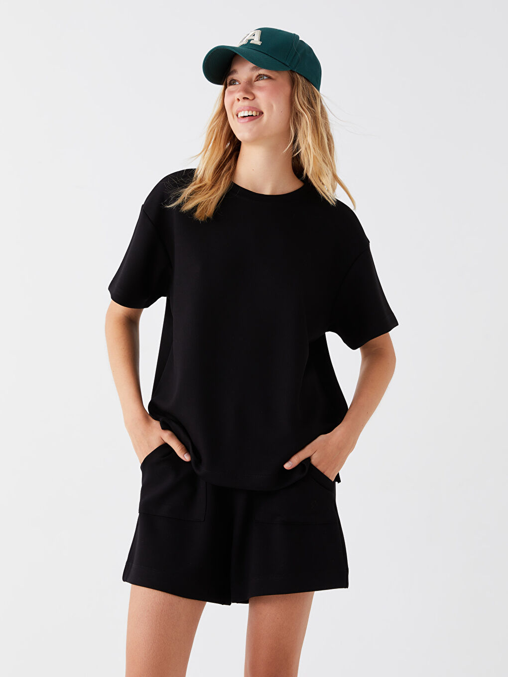 Elastic Waist Comfortable Fit Women's Shorts -S3H539Z8-CVL