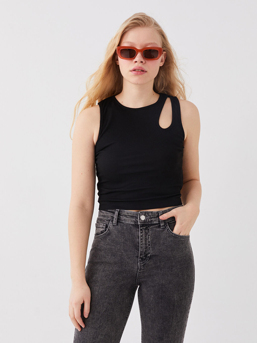 Crew Neck Window Detailed Crop Women's Tank Top-1