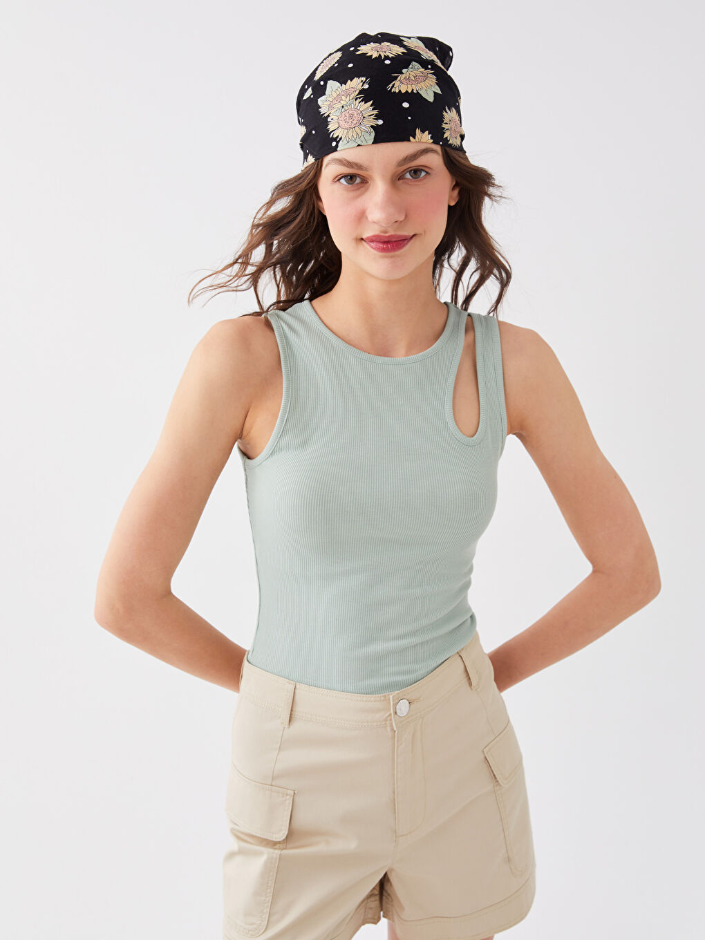 Crew Neck Window Detailed Crop Women's Tank Top-1