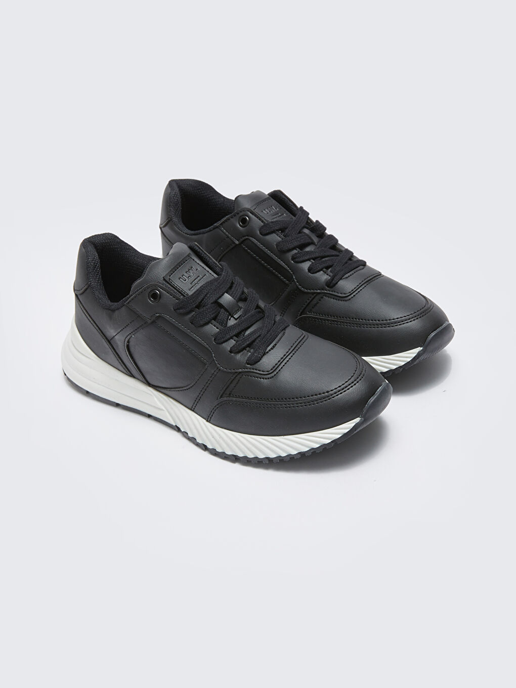 Siyah Deri Görünümlü Bağcıklı Erkek Spor Ayakkabı