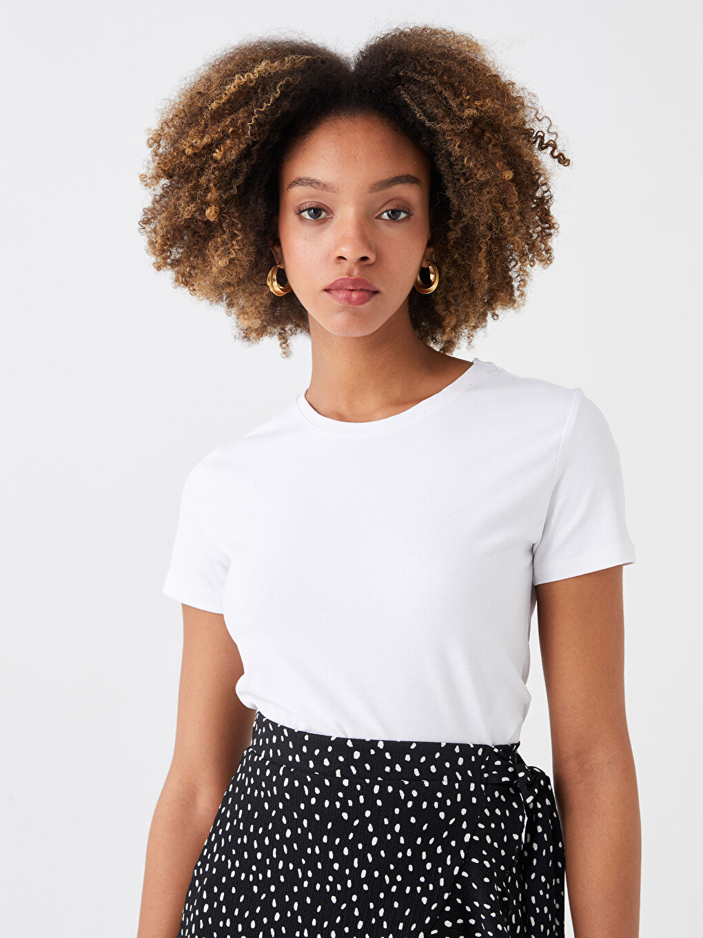 Beyaz Bisiklet Yaka Düz Kısa Kollu Crop Kadın Tişört