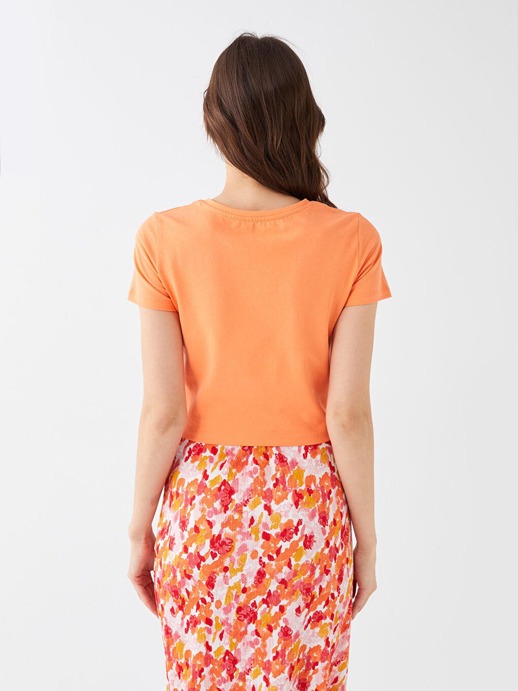 Turuncu Bisiklet Yaka Düz Kısa Kollu Crop Kadın Tişört-4