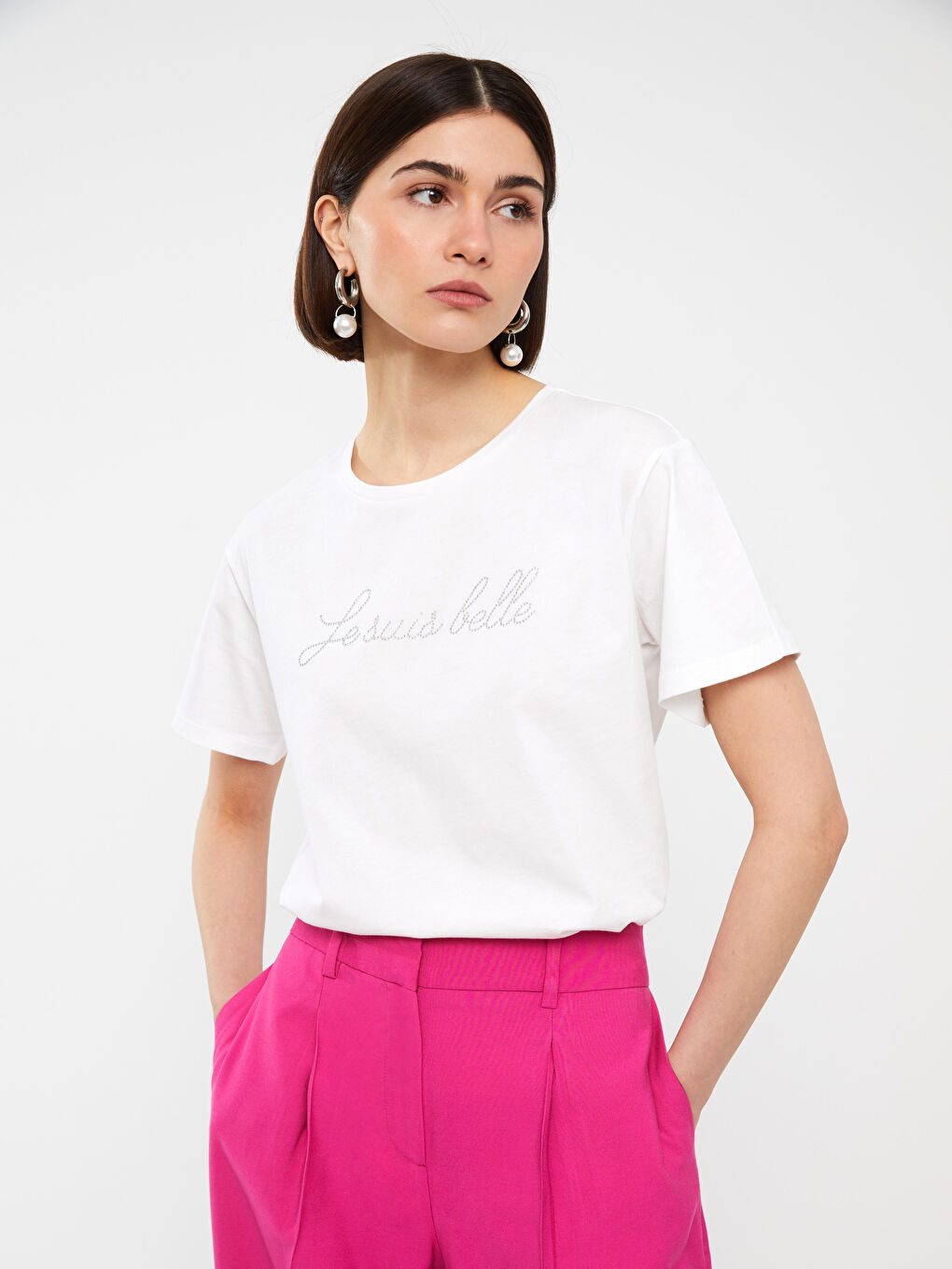 Beyaz Bisiklet Yaka Taşlı Kısa Kollu Kadın Tişört-1