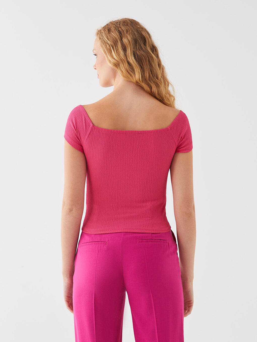 تیشێرتی قۆڵ کورت بە گەردەن شل سادە بۆ ژنان-4