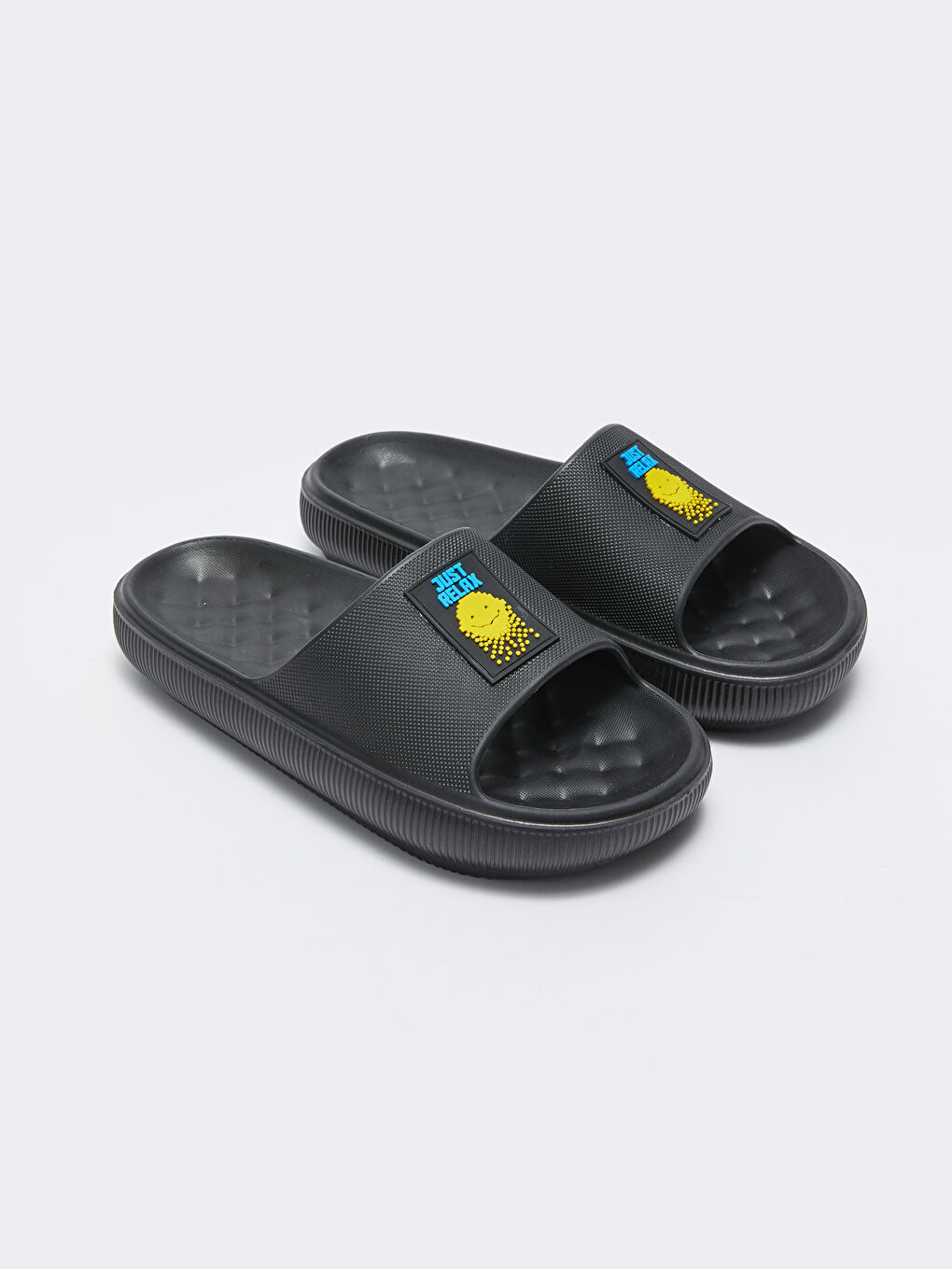 Siyah Etiket Detaylı Erkek Terlik