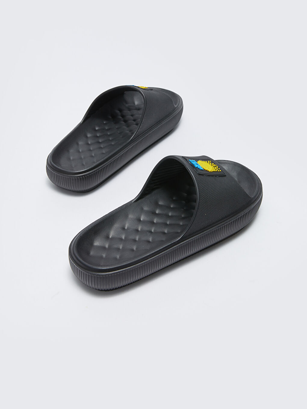 Siyah Etiket Detaylı Erkek Terlik-4