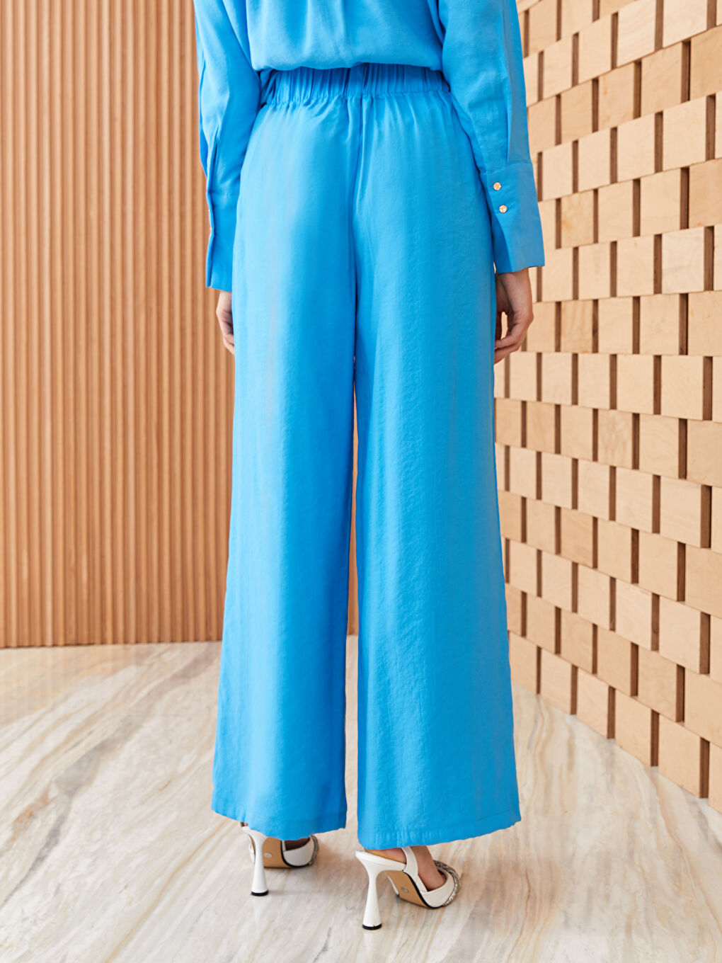 LC Waikiki Elasticated Waist Plain Wide Leg Women's Trousers -S3H747Z8-V2Y
