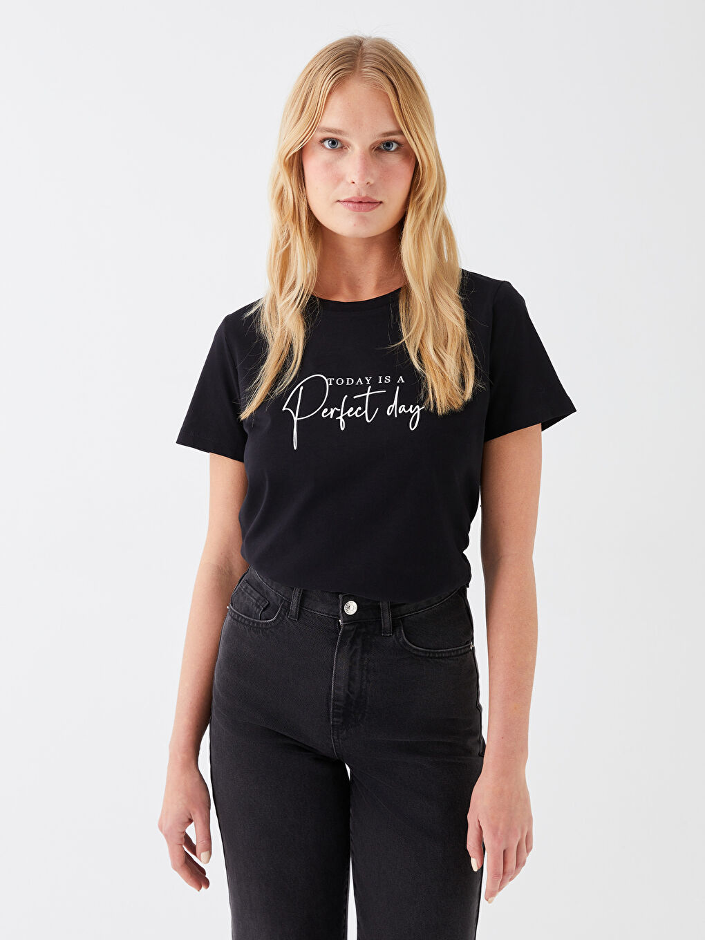 Siyah Bisiklet Yaka Baskılı Kısa Kollu Kadın Tişört-1