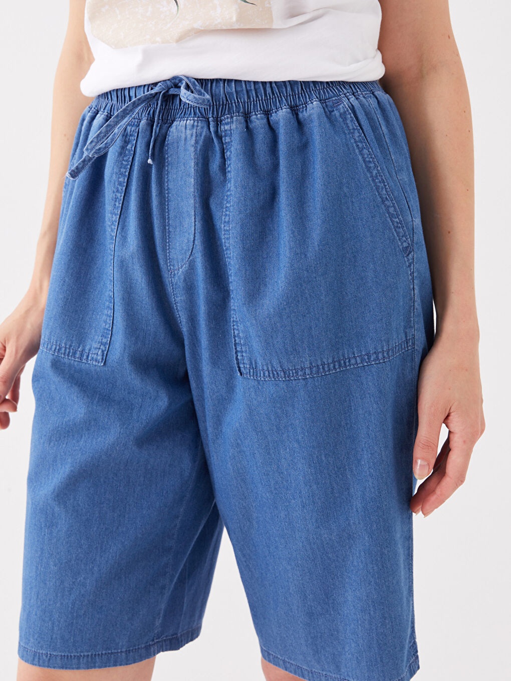 Elastic Waist Standard Fit Women's Jean Shorts -S3H835Z8-315