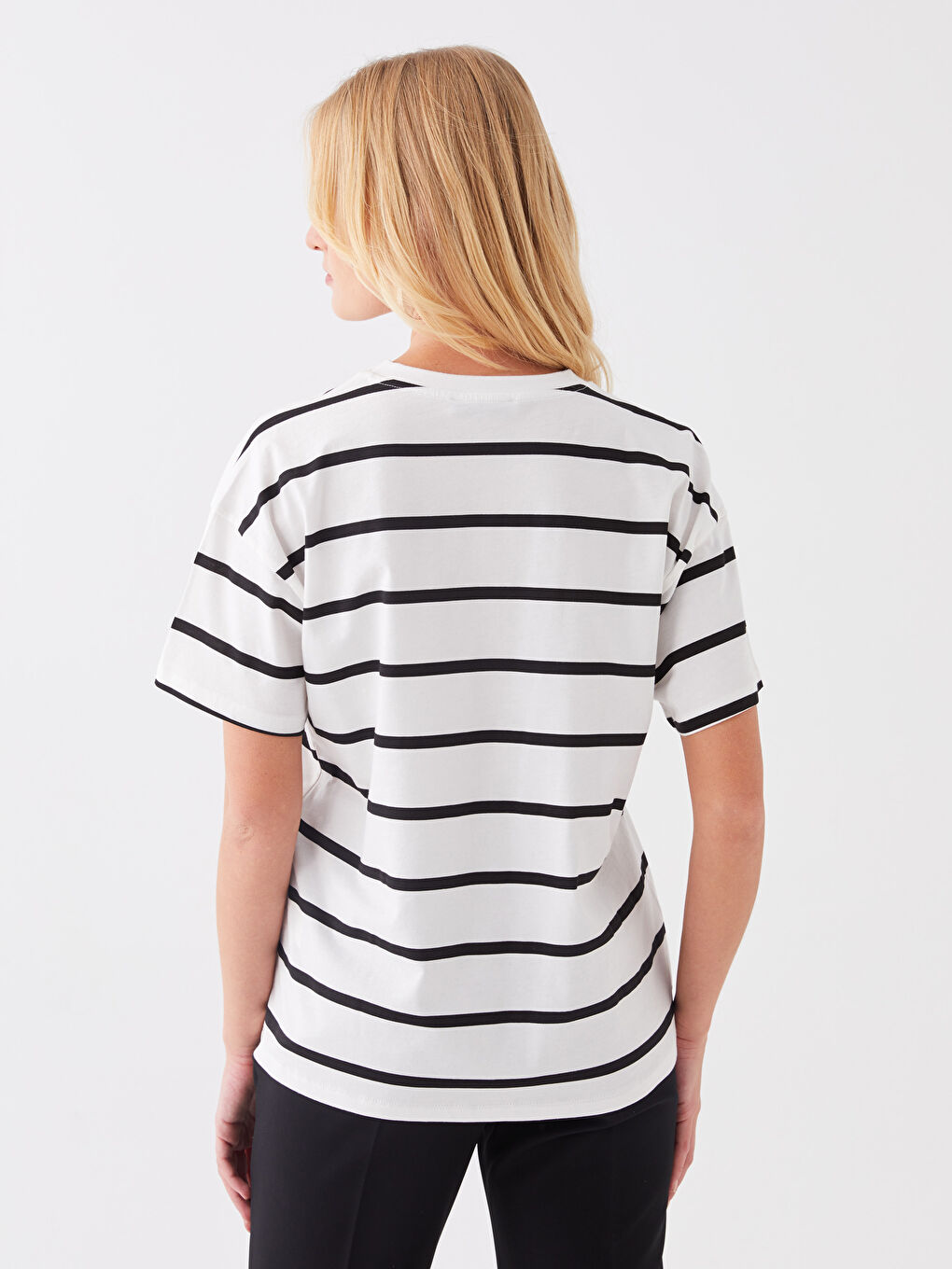 Siyah Bisiklet Yaka Çizgili Kısa Kollu Kadın Tişört-4