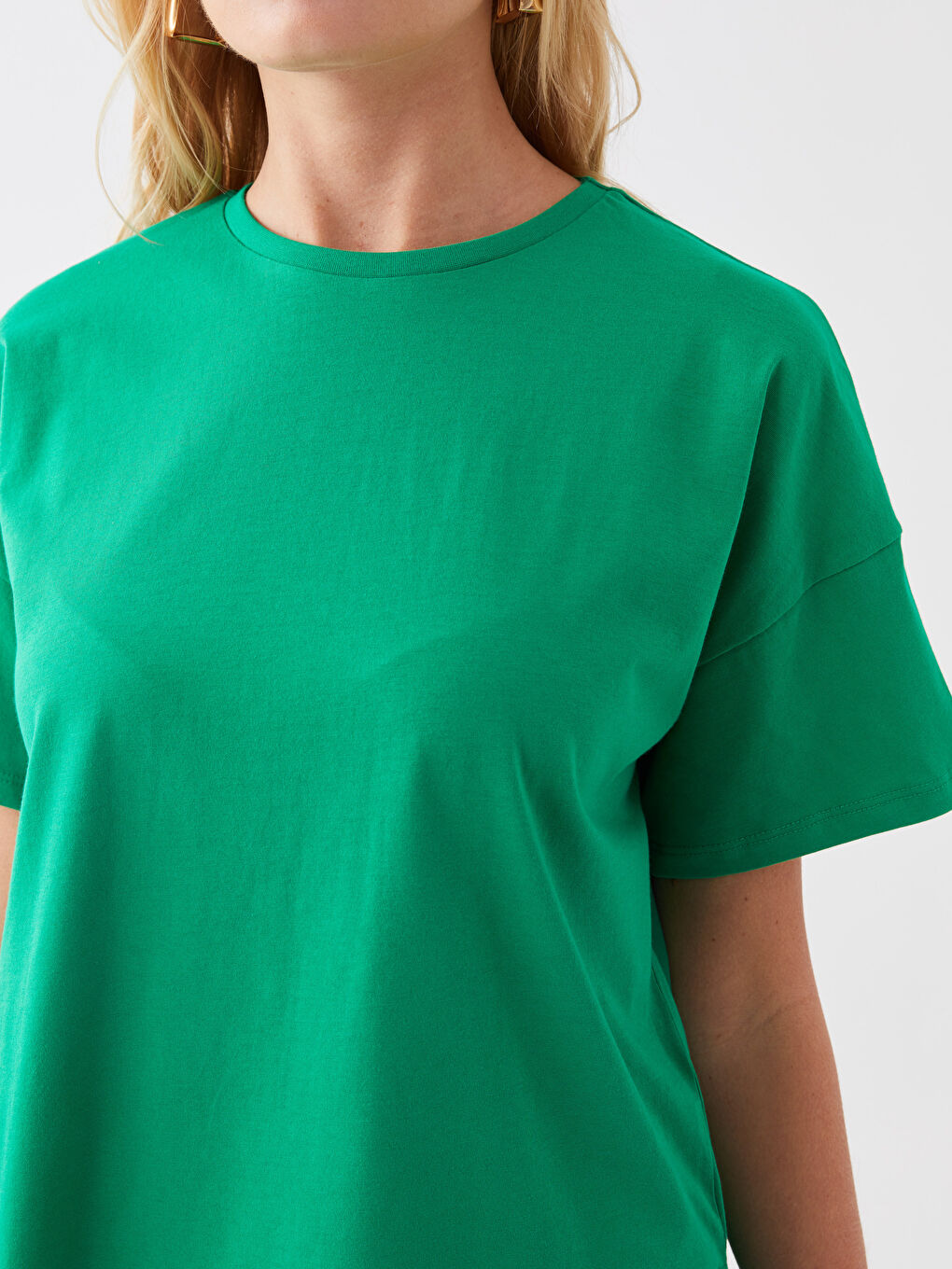 Yeşil Bisiklet Yaka Düz Kısa Kollu Oversize Kadın Tişört-3