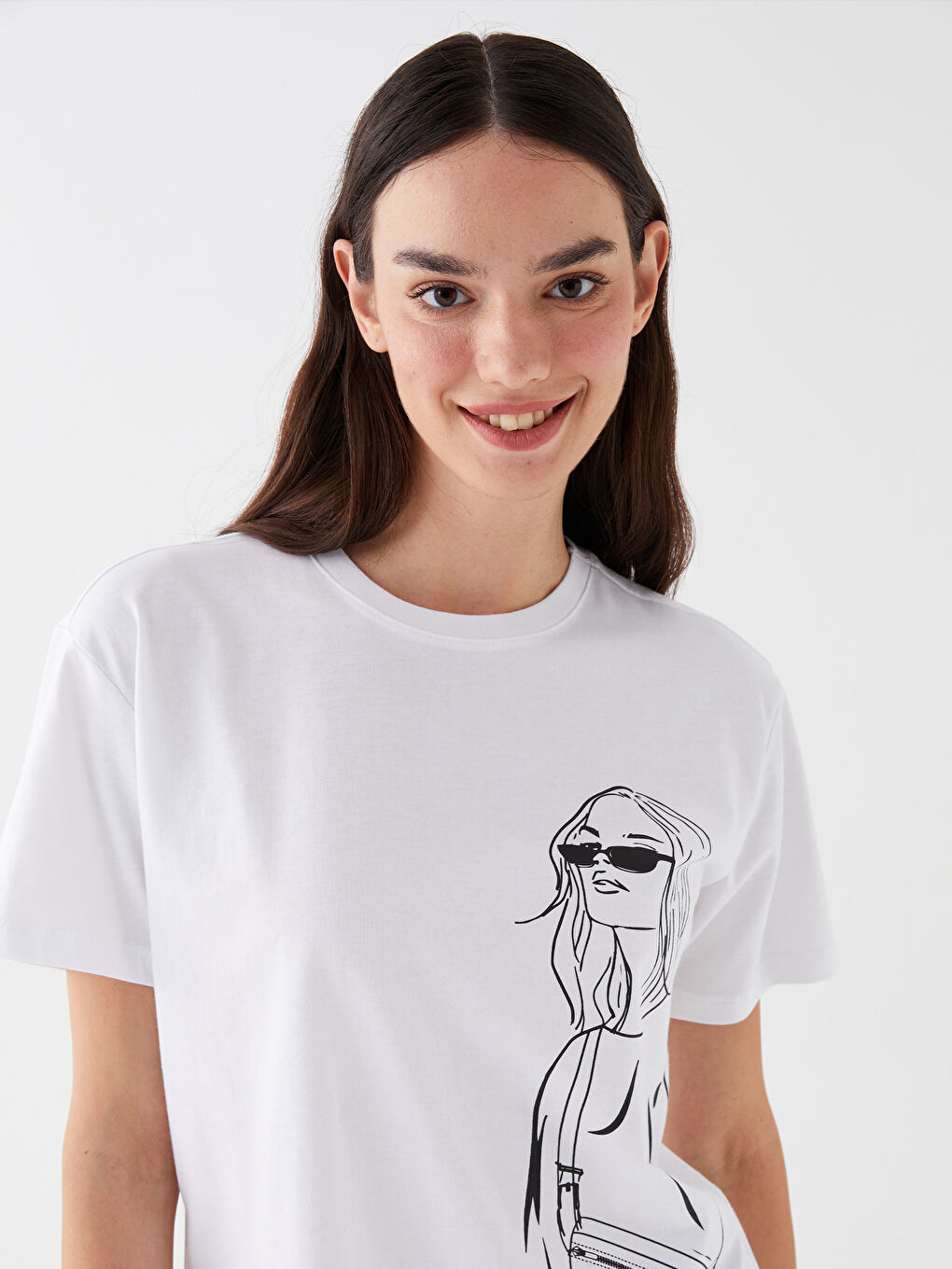 Beyaz Bisiklet Yaka Baskılı Kısa Kollu Kadın Tişört-1