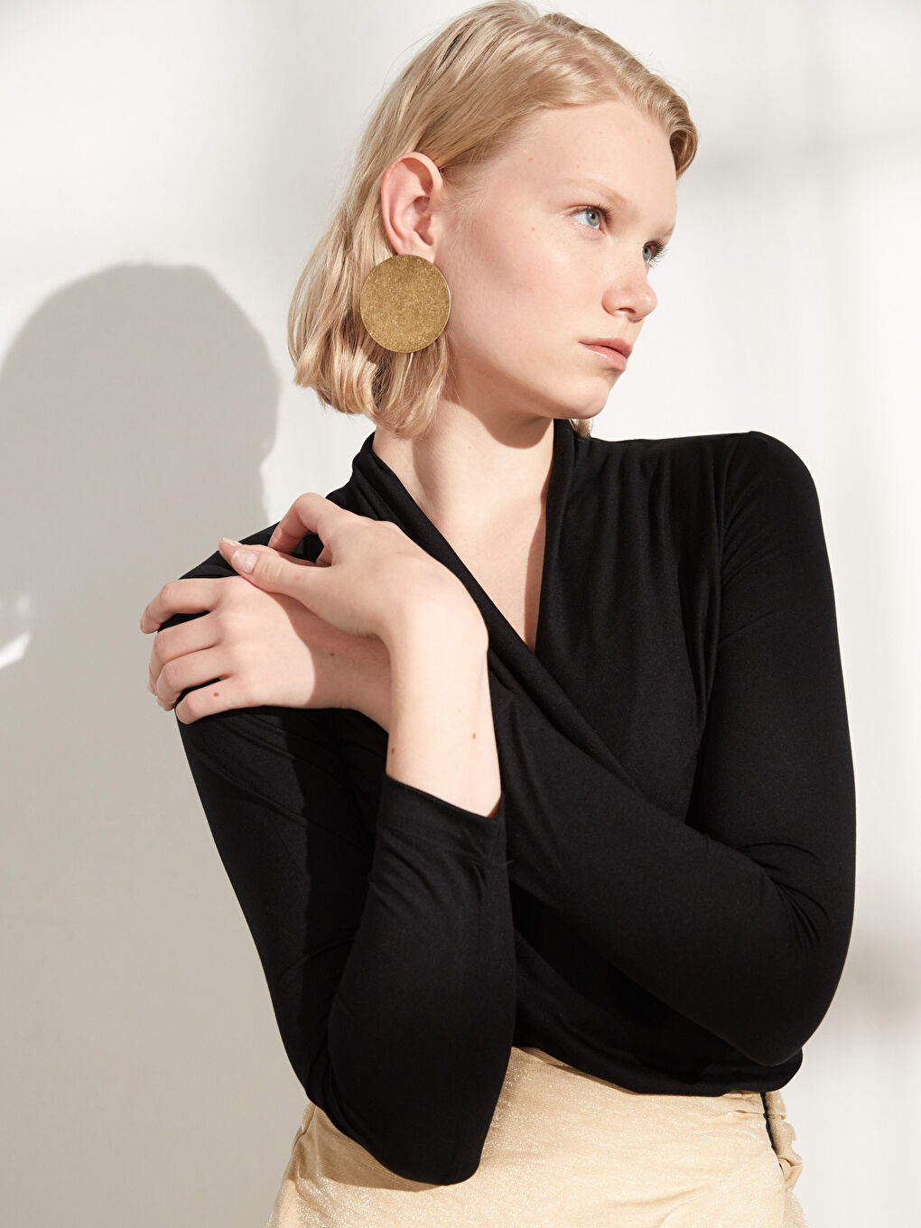 Siyah Kruvaze Yaka Düz Uzun Kollu Kadın Bluz-2