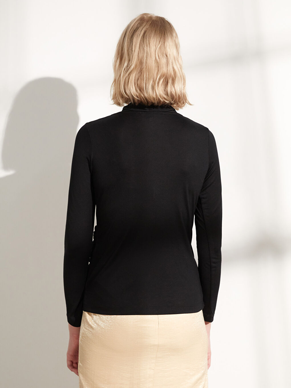 Siyah Kruvaze Yaka Düz Uzun Kollu Kadın Bluz-5