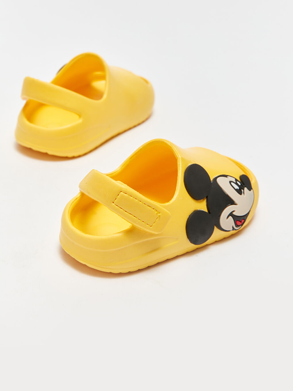 صندل شاطئ اولاد رضع بتفاصيل باتش ميكي ماوس المرخصة-4