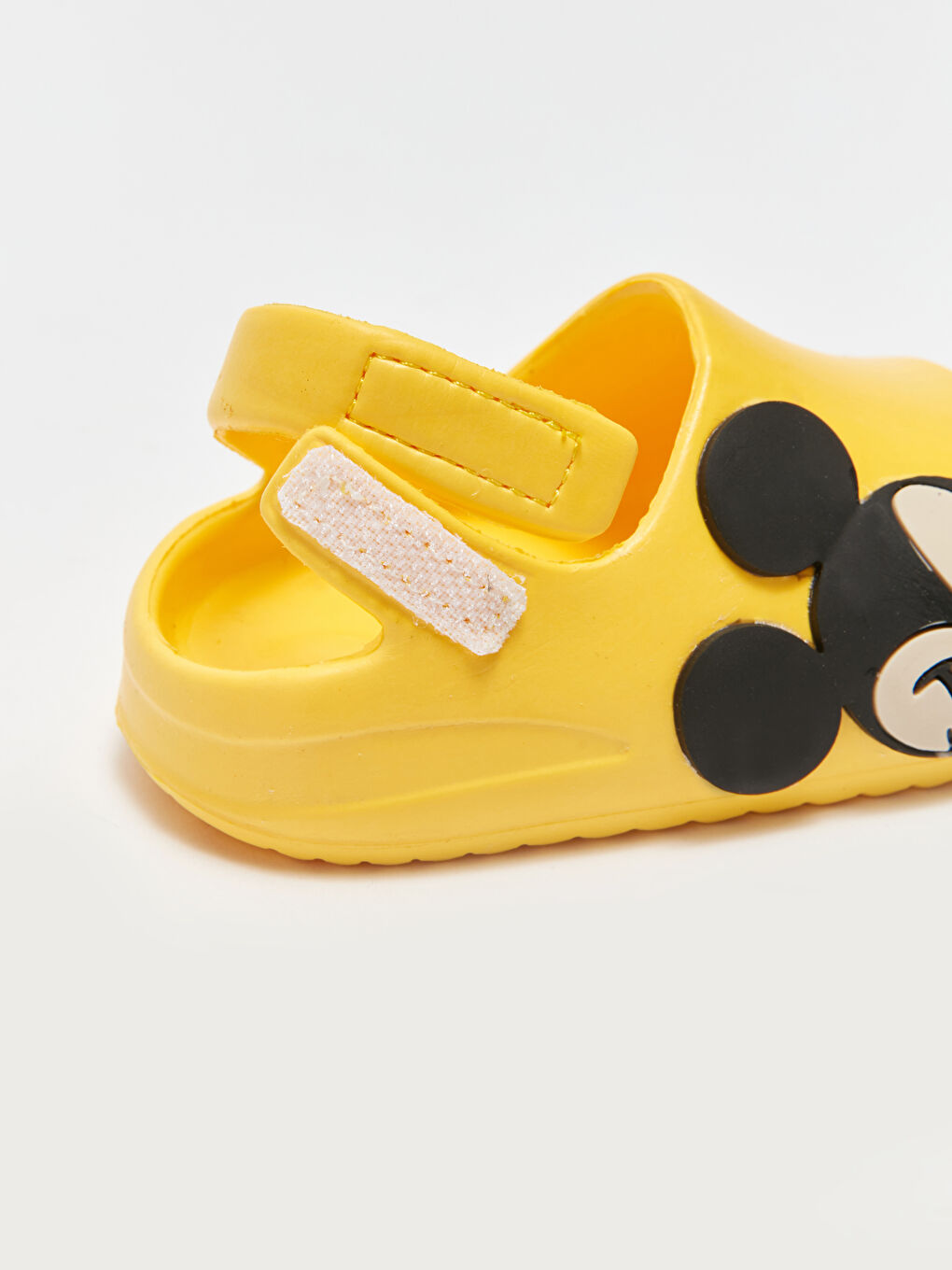 صندل شاطئ اولاد رضع بتفاصيل باتش ميكي ماوس المرخصة-5