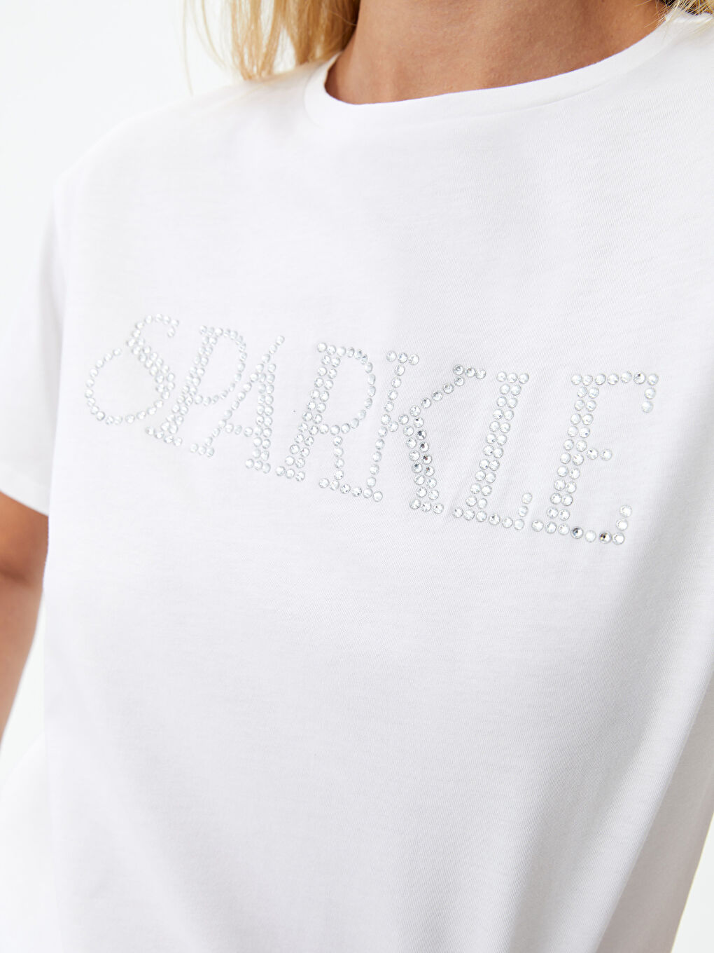 Beyaz Bisiklet Yaka Taşlı Kısa Kollu Kadın Tişört-2