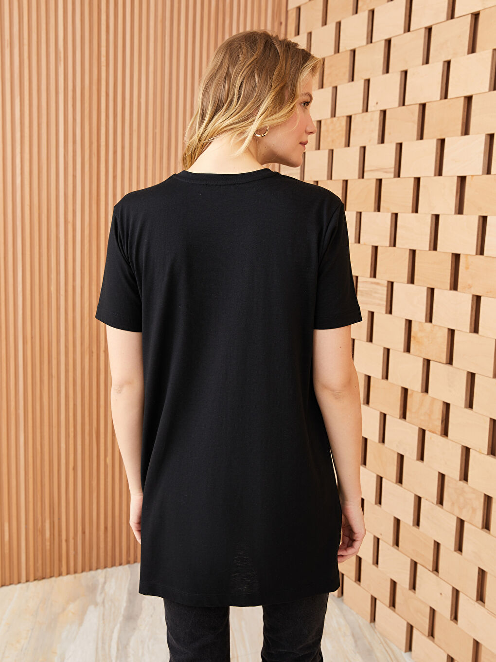 Crew Neck Rhinestone Embellished Short Sleeve Women's Tunic-4